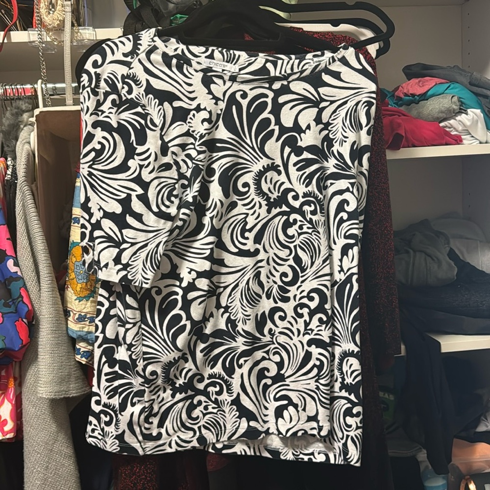 Cute black and white tshirt size 3